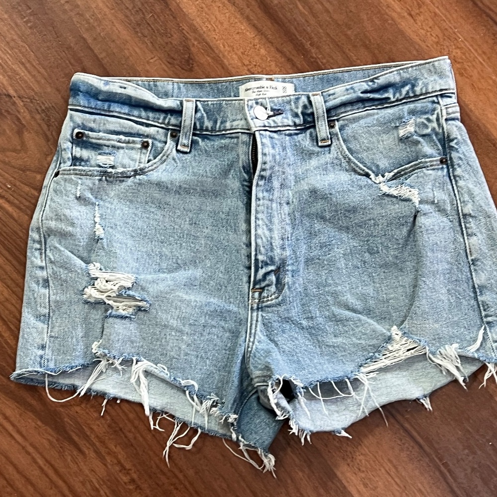 The Mom Shorts - Abercrombie & Fitch